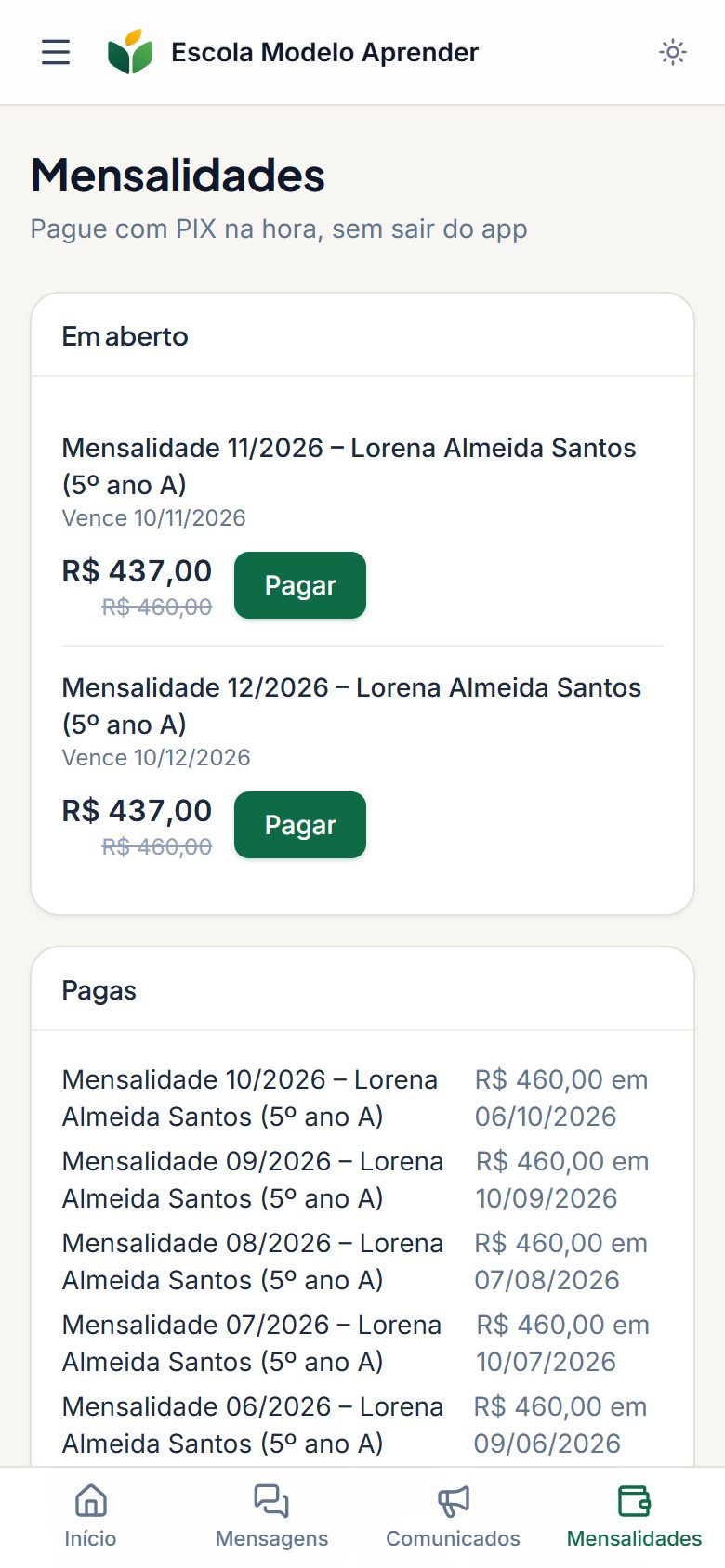Tela de mensalidades do portal da família com botão de pagar por PIX